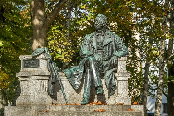 Theodor Fontane Monument