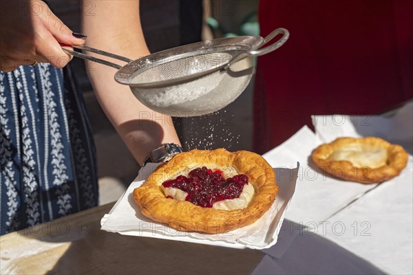 Tyrolean kiachl with Lingonberries