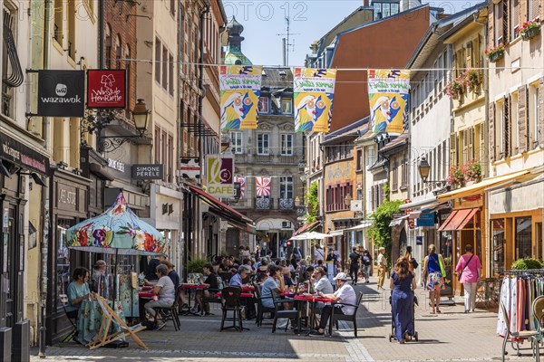 Restaurants and shops in the pedestrian zone