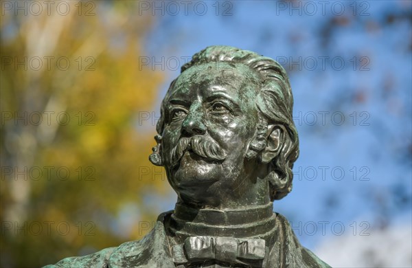 Theodor Fontane Monument