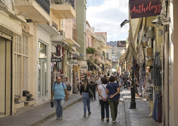 Shopping Street Eth. Antistaseos