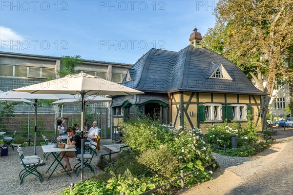 Cafe im Pavillon Perelsplatz