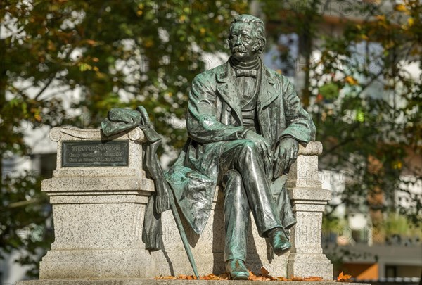 Theodor Fontane Monument