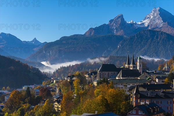 Collegiate church with double tower and parish church