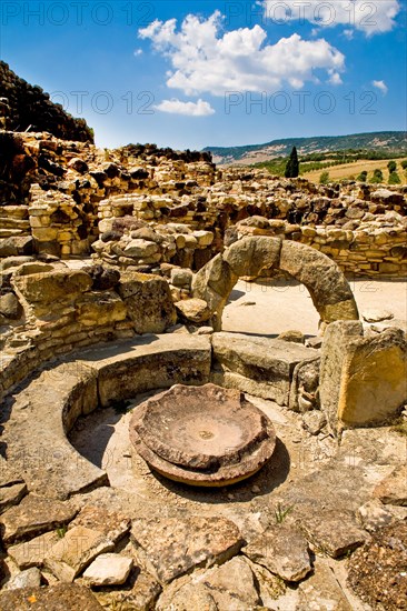 Gross-Nuraghe Su Nuraxi