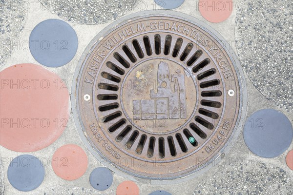 Manhole cover with picture and inscription Kaiser- Wilhelm- Gedaechtnis- Kirche