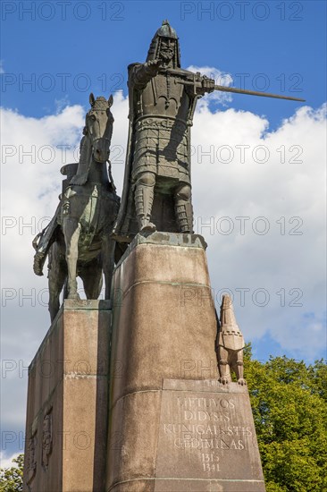 Monument to the city founder Vytautas Kasubas a the Arkikatedra Bazilika Cathedral