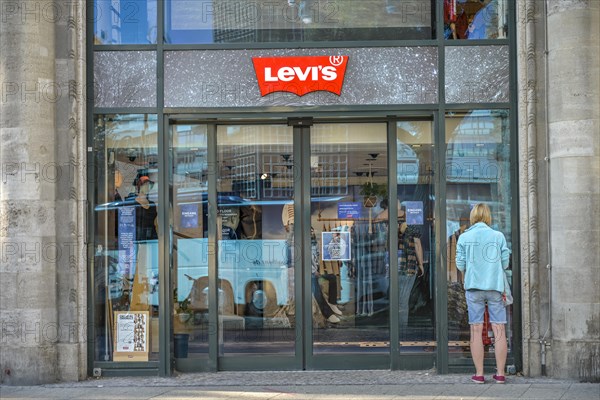 Levis