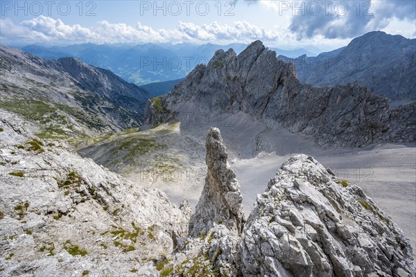 Rock outcrop on the via ferrata to Lamsenspitze