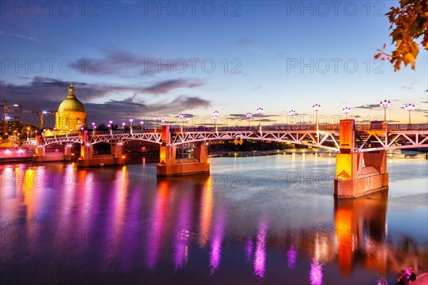 Pont Saint-Pierre bridge with Garonne river in Toulouse