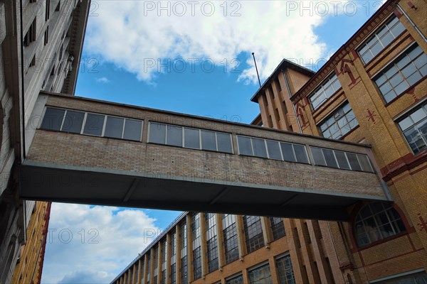 Transition between two buildings in the historic Osram-Hoefe in Wedding