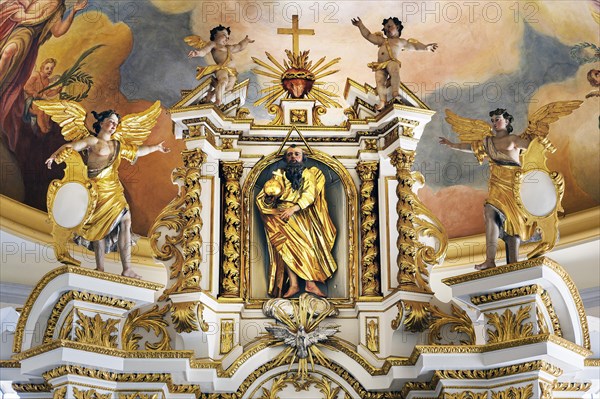 Main altar with putti and angels