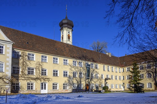 The castle from 1631 and the church tower of St. George and St. James