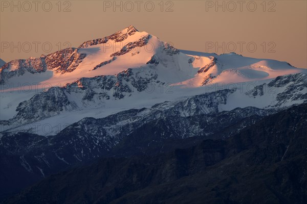 Sunrise over peaks of the Cevedale Group