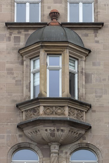 Little sandstone choir with neo-Gothic tracery decoration from 1890/91