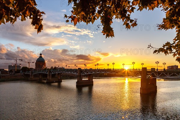 Pont Saint-Pierre bridge with Garonne river in Toulouse