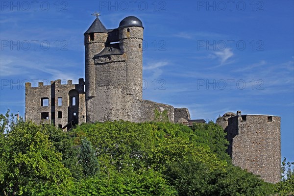 Castle built after 1226 by the Lords of Beilstein-Greifenstein