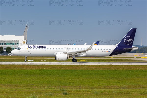 A Lufthansa Airbus A321neo aircraft with the registration D-AIEH at Munich Airport