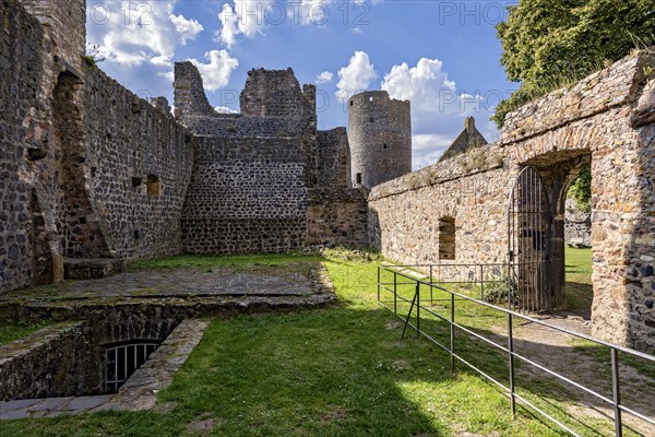 Interior of the kitchen building in the Romanesque Muenzenberg Palas