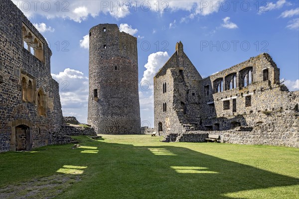 Romanesque Muenzenberg palace