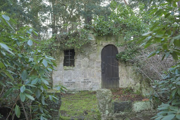 Grave Gustav Kadelburg