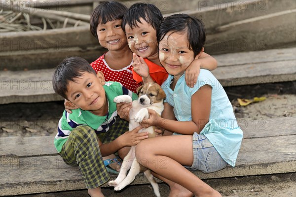 Children at Inle Lake