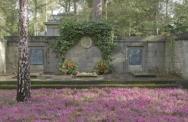 Siemens family grave