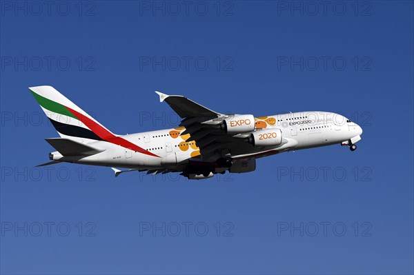 Aircraft Emirates