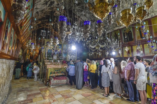 Queue of people to the tomb of Mary