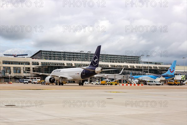 Aircraft in front of Terminal 3 of the airport in Stuttgart