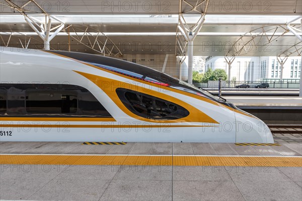 Fuxing high speed train HGV in Tianjin station