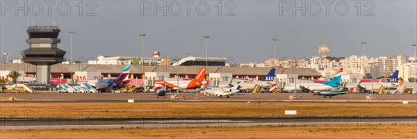 Aircraft at the airport in Faro