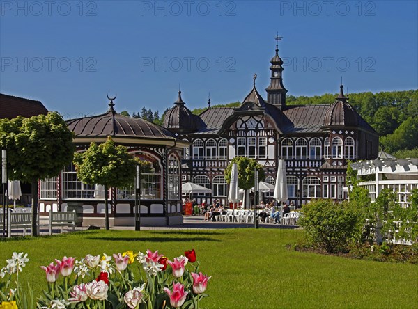 Middle building of the graduation house