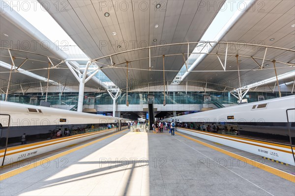 Fuxing high speed train HGV in Tianjin station