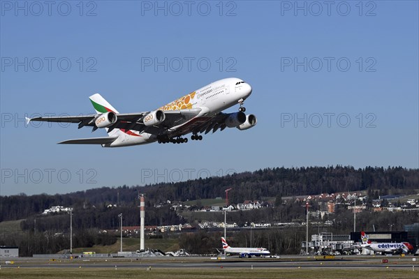 Aircraft Emirates