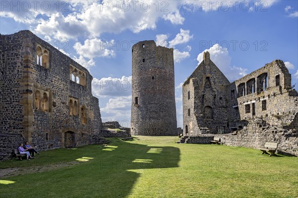 Romanesque Muenzenberg palace