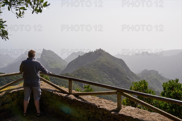 Tourist at Mirador Pico del Ingles