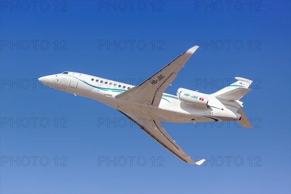 A Dassault Falcon 8X of Dasnair with the registration HB-JSC at the airport in Santorini