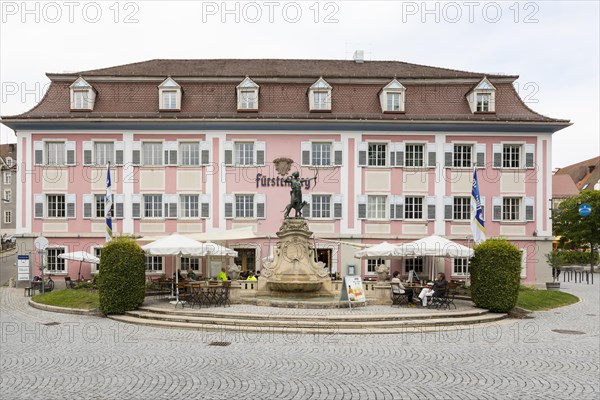 Diana Fountain in front of the Fuerstenberg Braeustueble on the Postplatz