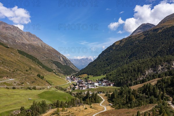 Hiking trail from Vent to the Rofenhoefe