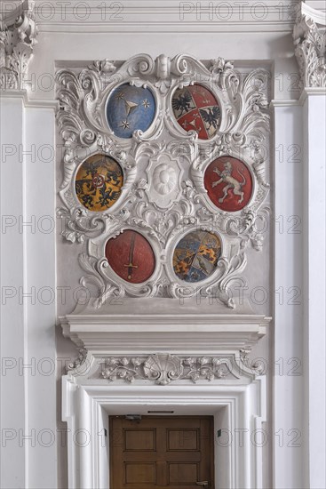 Wall decoration with integrated coat of arms in the choir of St. Egidien Church