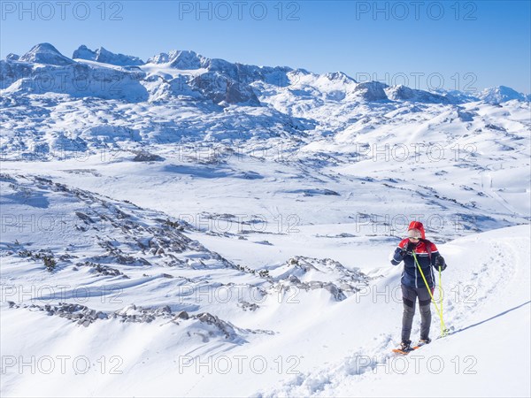 Snowshoe hiker