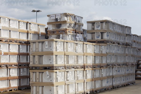 Stack of washbasins