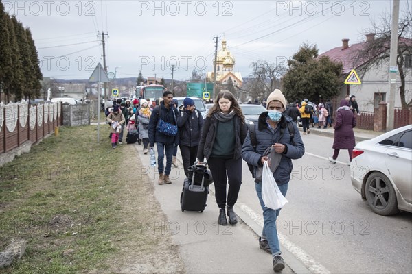 Ukrainian refugees at the border