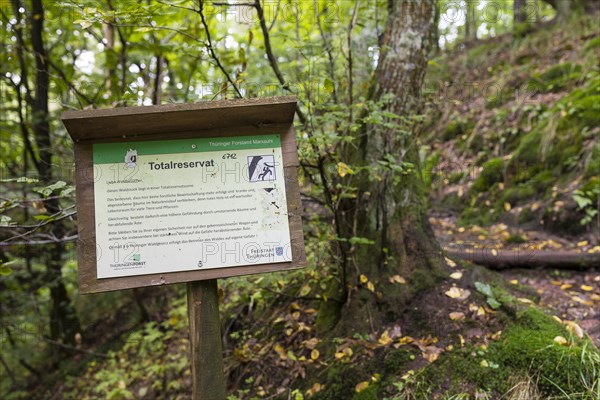 Signpost to the total reserve near the Drachenschlucht