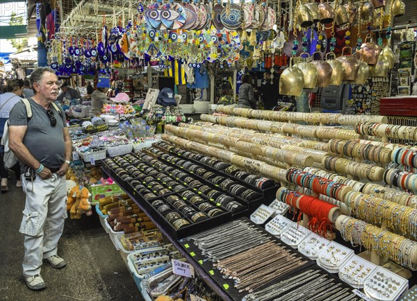 Jewellery and souvenirs