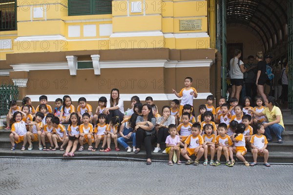 Kindergarten children in front of the main post office