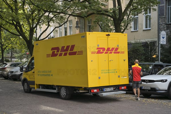 DHL Transporter