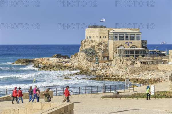 Harbour building with restaurant