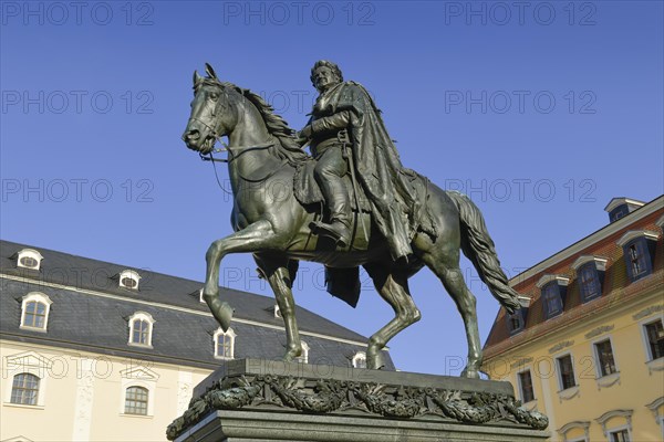 Carl August Monument